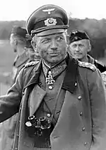 Photographie en noir et blanc de Heinz Guderian, en uniforme et arborant la croix de fer en juillet 1941