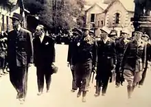 Edgard de Larminat (au centre) le 25 avril 1945, à Saint-Palais-sur-Mer avec le général de Gaulle, président du GPRF, et André Diethelm, ministre de la Guerre.