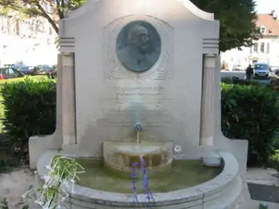 Monument à Henry Bazin