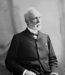 Henri-Elzéar Taschereau, avocat, juriste, professeur, homme politique, député de Beauce, premier Canadien français à devenir juge en chef du Canada et parent éloigné de Louis-Alexandre Taschereau.
