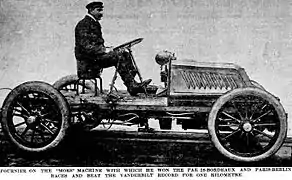 Henri Fournier sur la Mors HP 60, en 1902, après ses succès avec la voiture au Paris-Bordeaux puis au Paris-Berlin en 1901 (à un mois d'écart).