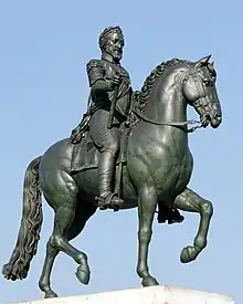 Statue équestre d'Henri IV refaite en 1818.