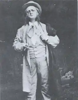 L'acteur Henrik Klausen dans le rôle de Peer Gynt (acte IV) lors de la première au :Christiania Theatre (en) d'Oslo le 24 février 1876.