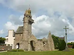 Henvic : la vieille église.