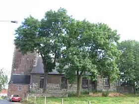 L'église Saint-Barthélemy, à l'exclusion de la tour