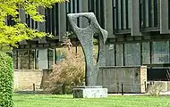 "Achaean" de Barbara Hepworth au St Catherine's College d'Oxford.