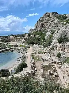 Stoa (6), temple d'Héra Acraia (4).