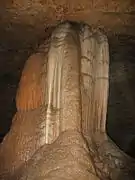 Pilier stalagmitique (Hérault).