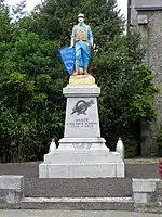 Poilu à l'écu (d) (monument aux morts)