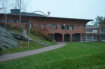 Le parc du poète à côté de la bibliothèque.