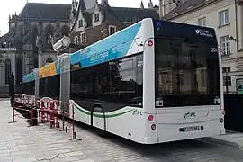 lighTram 201 à Foch avec une livrée spéciale pour l'arrivée des e-Busway