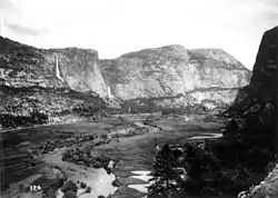 La vallée d'Hetch Hetchy avant vers 1900, avant la construction du barrage qui l'inonda.