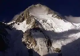 Vue du Gasherbrum I depuis le sud-ouest.