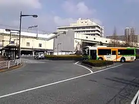 Vue extérieure de la station Higashi-Ōjima