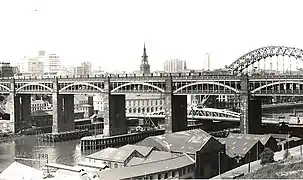 Robert Stephenson, High Level Bridge, 1847 - 1849. Fer forgé.