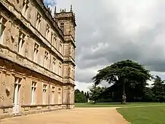 Le jardin de Capability Brown : cèdres et vue sur les bosquets et le temple à colonnes