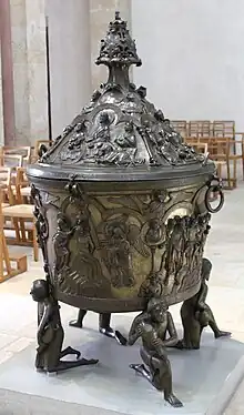 Les fonts baptismaux (1225)