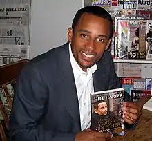 Hill Harper dans le rôle du Dr Marcus Andrews