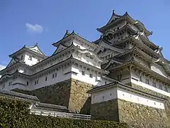 Vue au pied du château de Himeji.