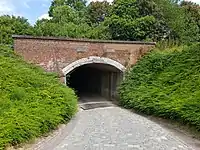 Le tunnel qui donnait accès à la Pelouse centrale passait directement sous la piste.