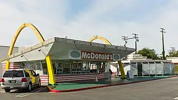 Troisième et plus ancien McDonald's en activité, de Downey en Californie, de 1953