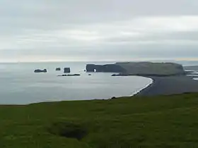 Vue de Dyrhólaey depuis la Reynisfjall à l'est.