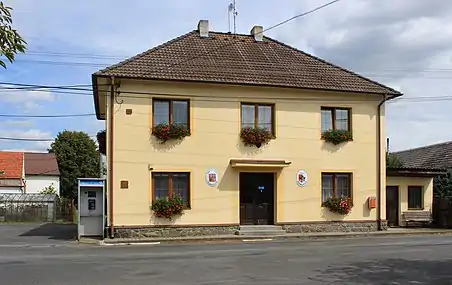 La mairie.