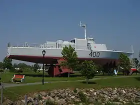 Hydroptère canadien NCSM Bras d'Or (FHE 400)