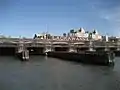 Les quais du terminal des ferries, vus depuis le fleuve Hudson.