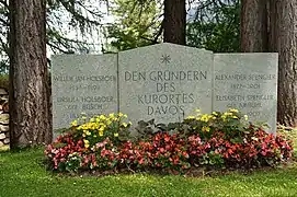 Sa tombe au cimetière de Davos