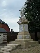 Le monument aux morts.