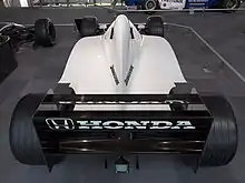 Photo de l'arrière de la Honda RA099