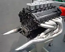 Un moteur à douze cylindres en V d'origine Honda.