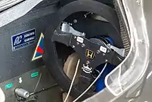 Photo du cockpit et du volant Honda RC101