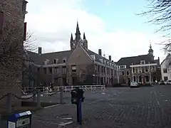 Arrière-cour et bâtiments du siège de l'office des eaux, à Delft.