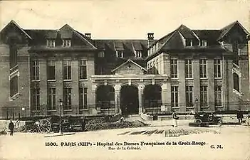 Le premier bâtiment, hôpital des Dames françaises de la Croix-Rouge, rue de la Colonie, construits en 1895 par Hector Degeorge.