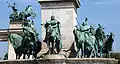 Statues des sept chefs militaires au centre de la place des Héros (Hősök tere) à Budapest.
