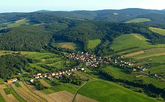 Hostětín : vue aérienne.