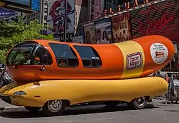 Une Wienermobile d'Oscar Mayer à New York en 2009.