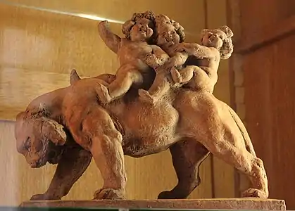 Lionne portant trois enfants sur le dos, musée des Beaux-Arts de Béziers.