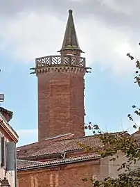 La tour gothique de l'hôtel de Bernuy.