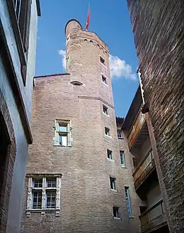 Hôtel de Boysson-Cheverry : Tour gothique avec fenêtre Renaissance.