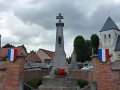 Le monument aux morts.