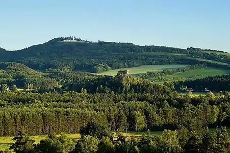 La colline de Maršovice (498,5 m), qui domine Jestřebí au sud.