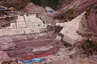 Le barrage de Huangdeng en construction en 2011.