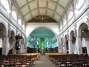 Intérieur de l'église Saint-Adelphe.