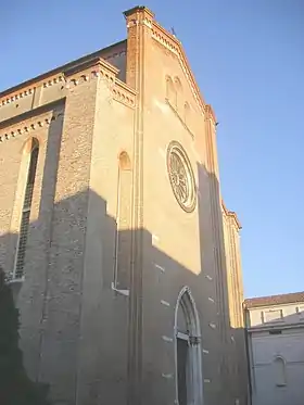 Façade de l'église.