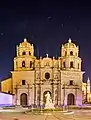 Église San Antonio (San Francisco) de nuit.