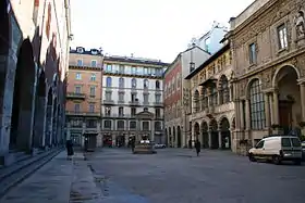 Image illustrative de l’article Piazza Mercanti (Milan)