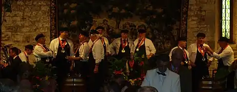 Groupe folklorique de Chanson à boire Les Cadets de Bourgogne, au château du Clos de Vougeot